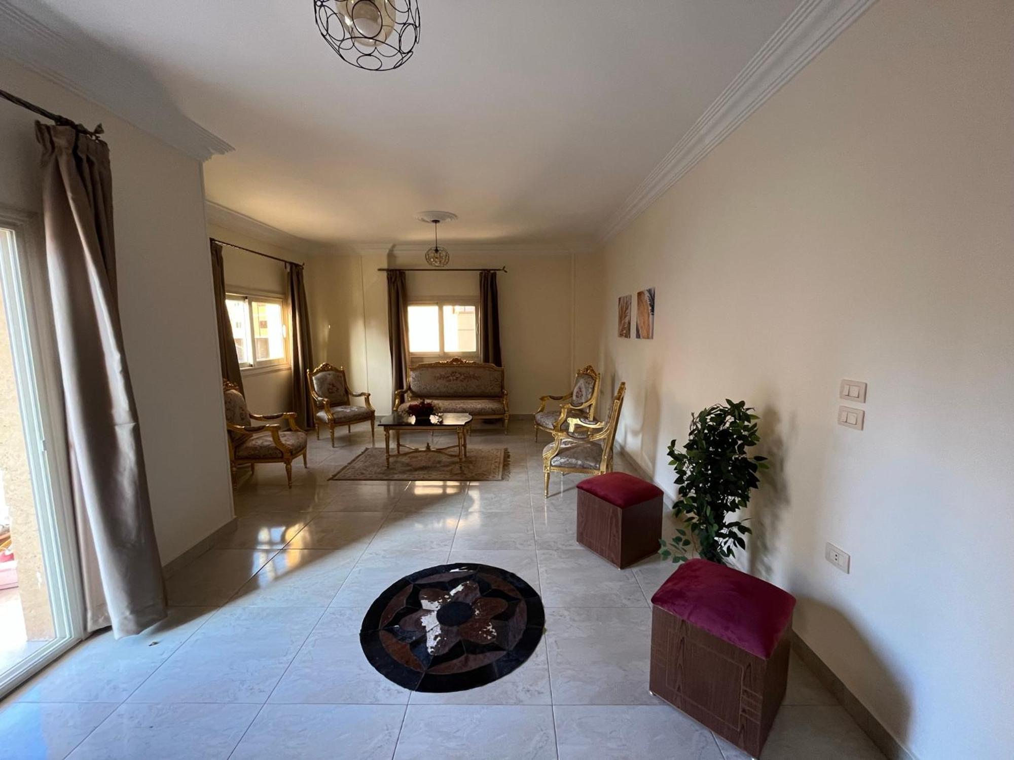 Charming With Balcony Apartment Cairo