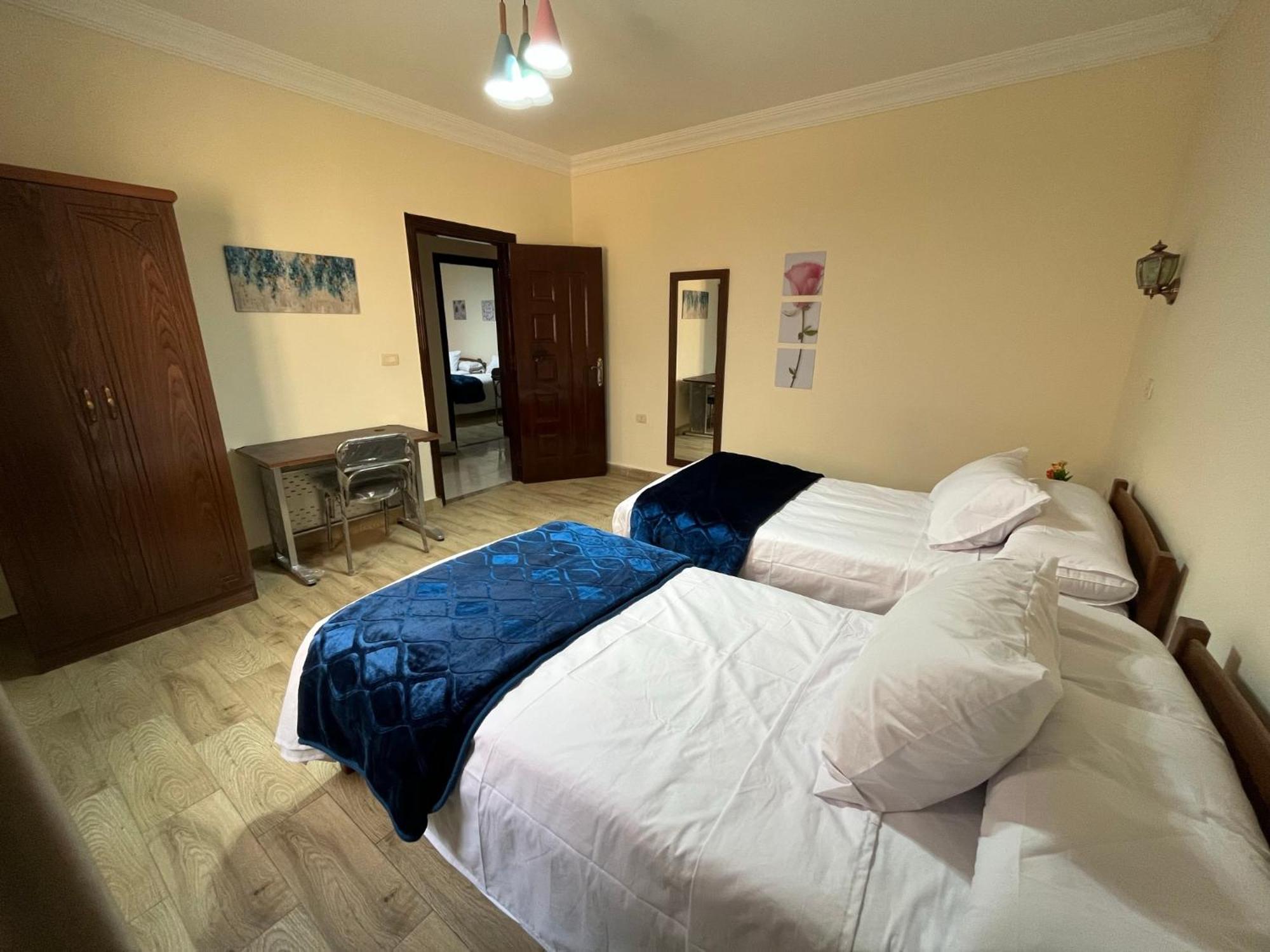 Apartment Charming With Balcony Cairo