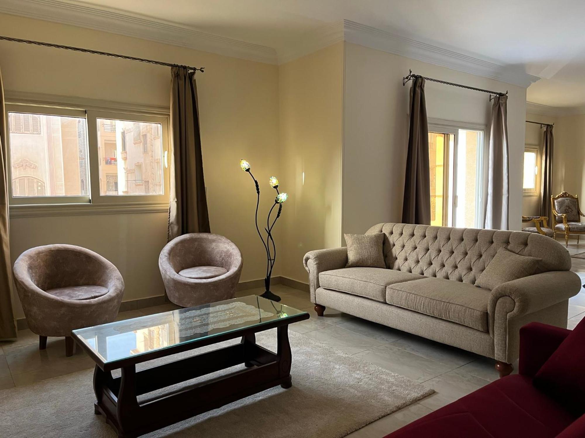 Charming With Balcony Apartment Cairo